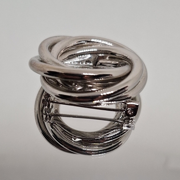 VINTAGE SILVERTONE BROOCH - Picture 5 of 6